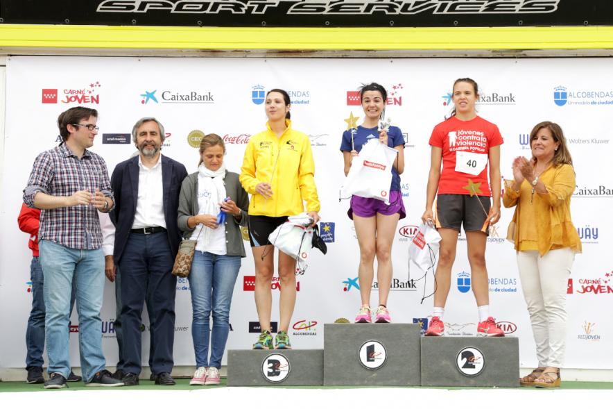 XIª Carrera Popular Alcobendas Gran Ciudad y IIIª Jóvenes Contra la Violencia - Imagen del pódium con los ganadores de la carrera.