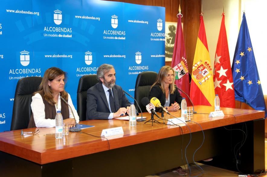 Presentación Carrera "Jóvenes contra la Violencia" -  Mesa de presentadores.