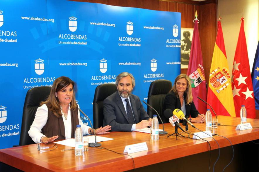 Presentación Carrera "Jóvenes contra la Violencia" -  Mesa de presentadores.