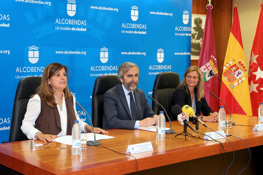 Presentación Carrera "Jóvenes contra la Violencia" -  Mesa de presentadores.