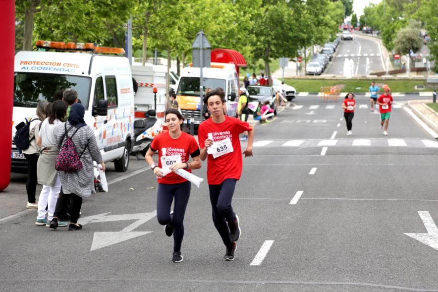 XIª Carrera Popular Alcobendas Gran Ciudad y IIIª Jóvenes Contra la Violencia - Imagen de corredores en un momento de la carrera.