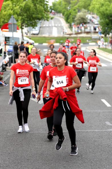 XIª Carrera Popular Alcobendas Gran Ciudad y IIIª Jóvenes Contra la Violencia - Imagen de corredores en un momento de la carrera.