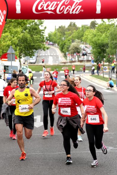 XIª Carrera Popular Alcobendas Gran Ciudad y IIIª Jóvenes Contra la Violencia - Imagen de corredores en un momento de la carrera.