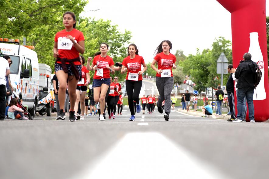 XIª Carrera Popular Alcobendas Gran Ciudad y IIIª Jóvenes Contra la Violencia - Imagen de corredores en un momento de la carrera.