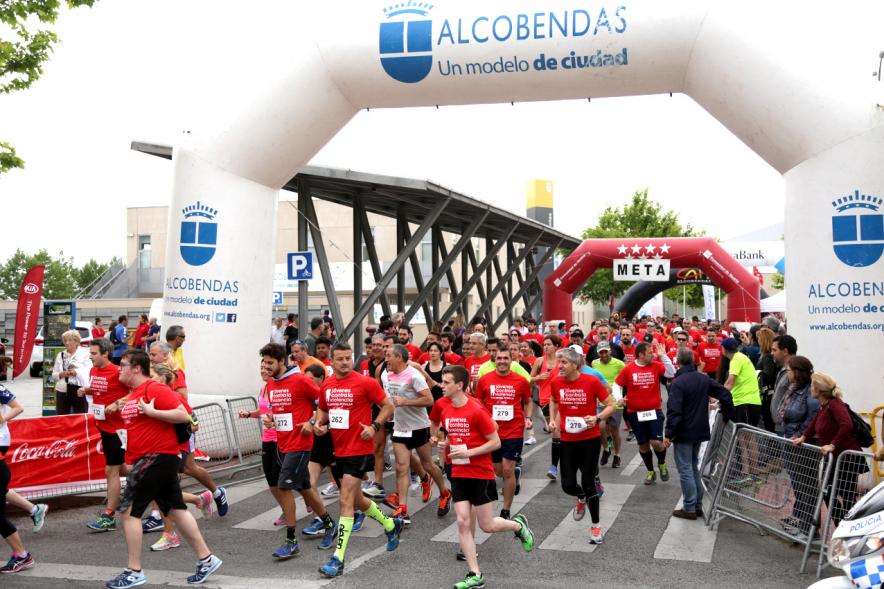 XIª Carrera Popular Alcobendas Gran Ciudad y IIIª Jóvenes Contra la Violencia - Imagen de corredores en un momento de la carrera.