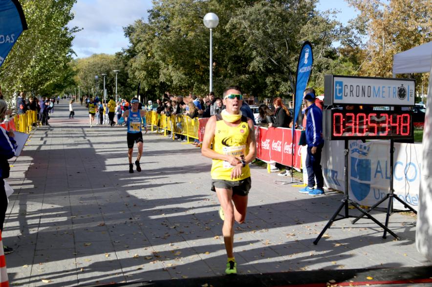 Carrera Rápida Rey de las Populares - Imagen de atletas cruzando la meta.