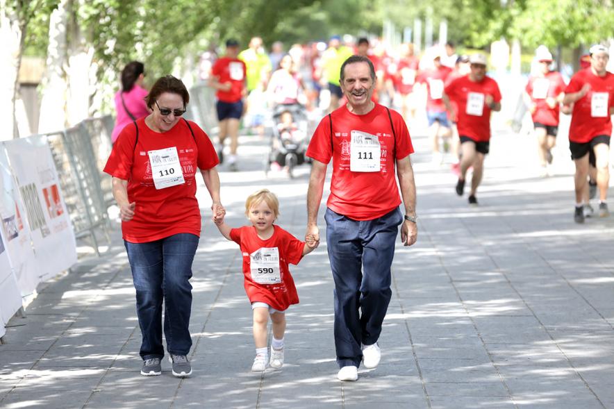 Carrera de las Capacidades -  Una familia corriendo.