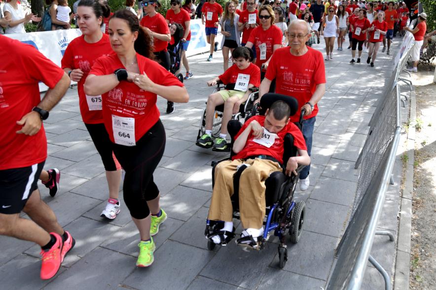 Carrera de las Capacidades -  Los corredores con sus acompañantes.