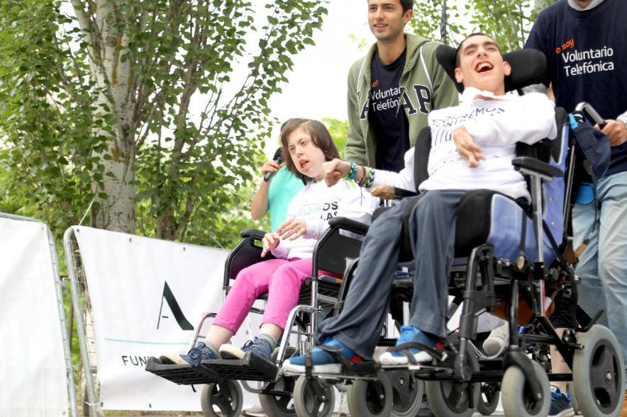 Carrera de las Capacidades 2018 - Participantes con sus monitores.