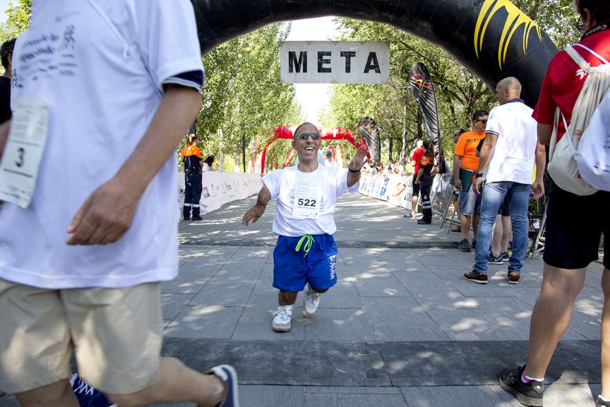 Carrera de las Capacidades 2017 - Corredores entrando a la meta.