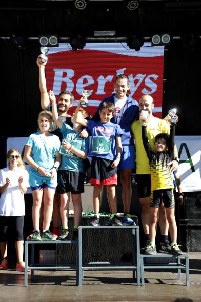 IVª Carrera Solidaria Alantra Aupa 2017 - Ganadores infantiles con sus profesores.