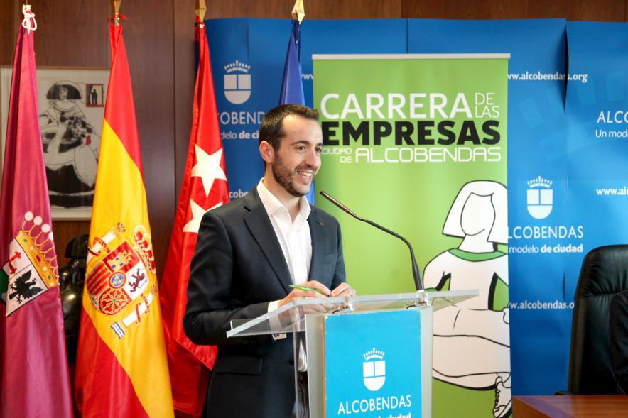 Presentación Ia Carrera de las Empresas Ciudad de Alcobendas - Primer plano de uno de los ponentes.