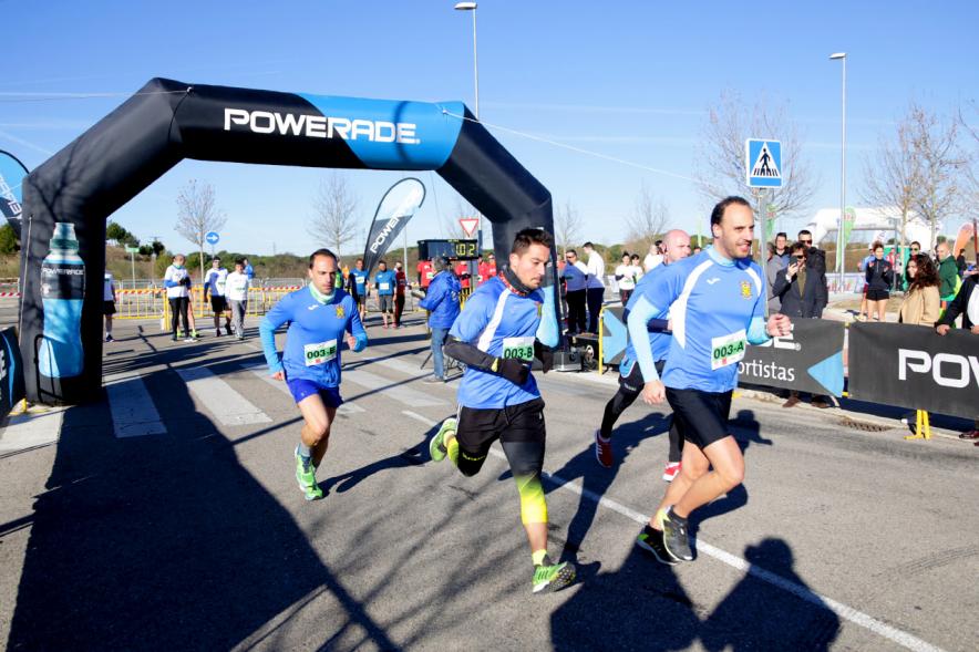 Carrera de la Empresas -Imagen de un grupo de corredores del mismo equipo.