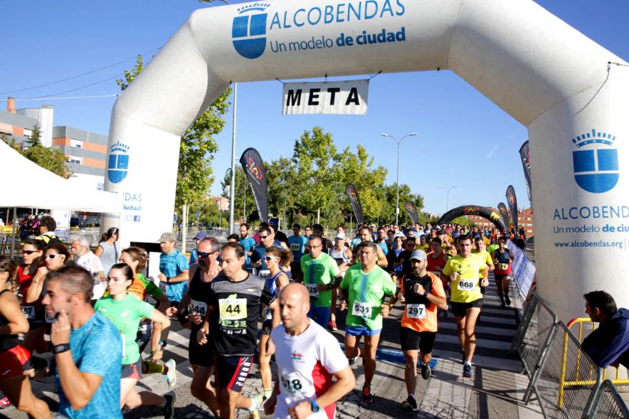 XIII Carrera Popular Alcobendas Gran Ciudad - Imagen de un momento de un momento de la carrera, concretamente la salida.