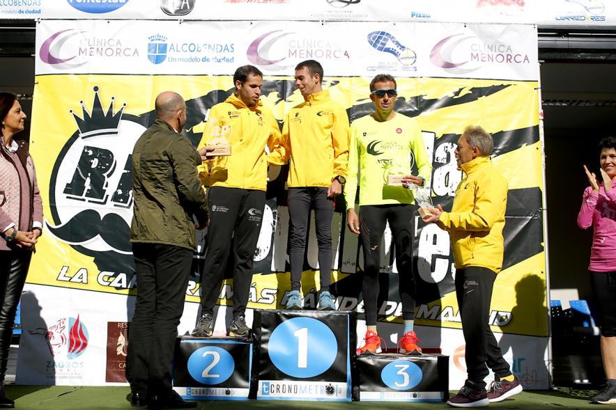 IIª Carrera Rey de las Populares - Imagen del pódium de los ganadores masculinos.