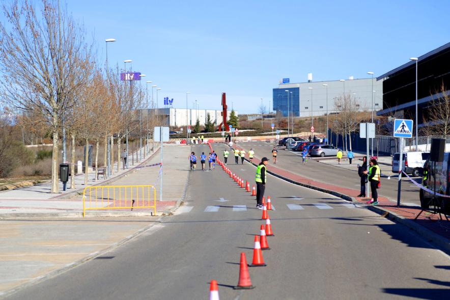 Carrera de la Empresas - Imagen de un parte del recorrido con dos direcciones.