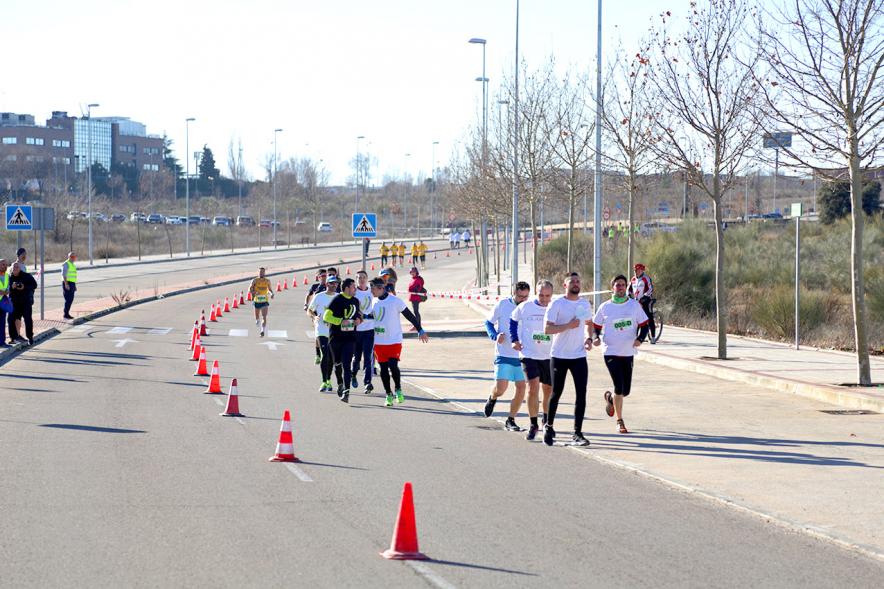 Carrera de la Empresas -Imagen de un numeroso grupo de corredores.