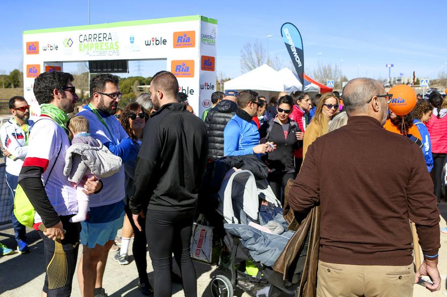 Carrera de la Empresas -Imagen de los corredores antes de empezar la carrera.