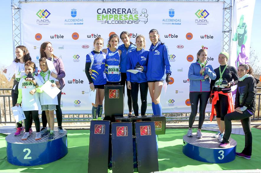 Carrera de la Empresas - Pódium de los equipos femeninos ganadores.