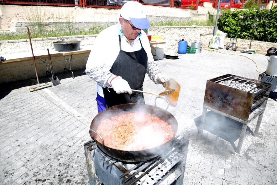 Cocinero. Carillada Casa de Extremadura en La Esfera