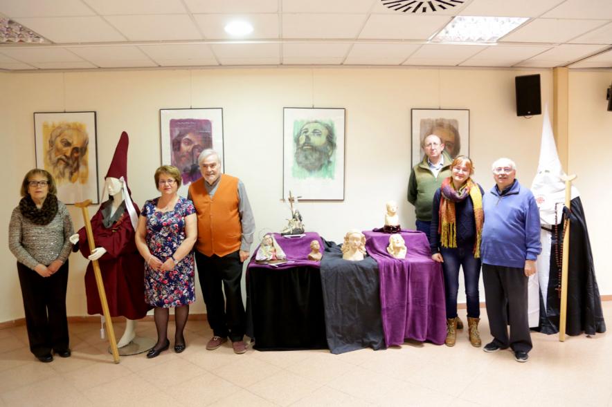 Inauguración de la Semana Santa Murciana - Posado de los organizadores de la exposición.