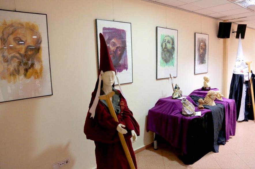Inauguración de la Semana Santa Murciana - Imagen lateral de la exposición.