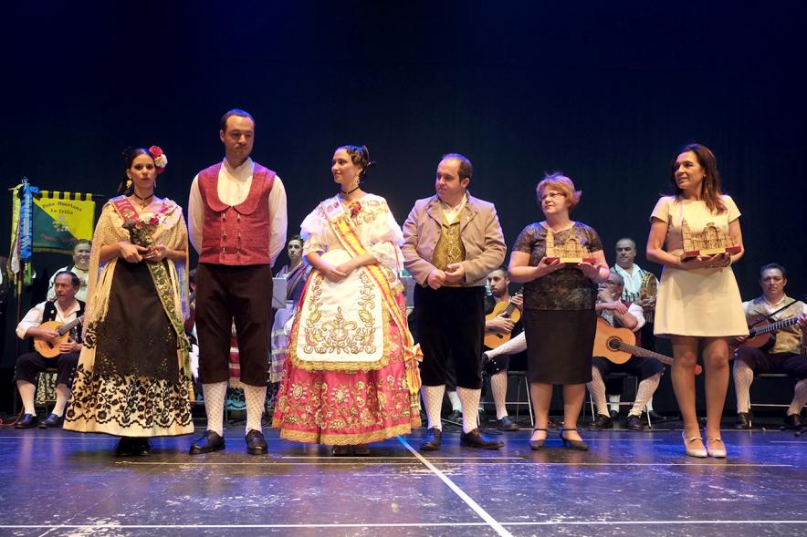 Festival de Folklore de la Casa de Murcia -  Unos participantes con el traje regional.