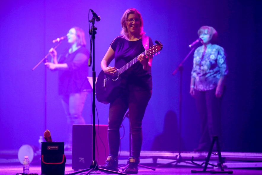Semana Cultural Asturiana 2018 - Actuación Folk - Imagen de un momento de la actuación Folk asturiano en el escenario.