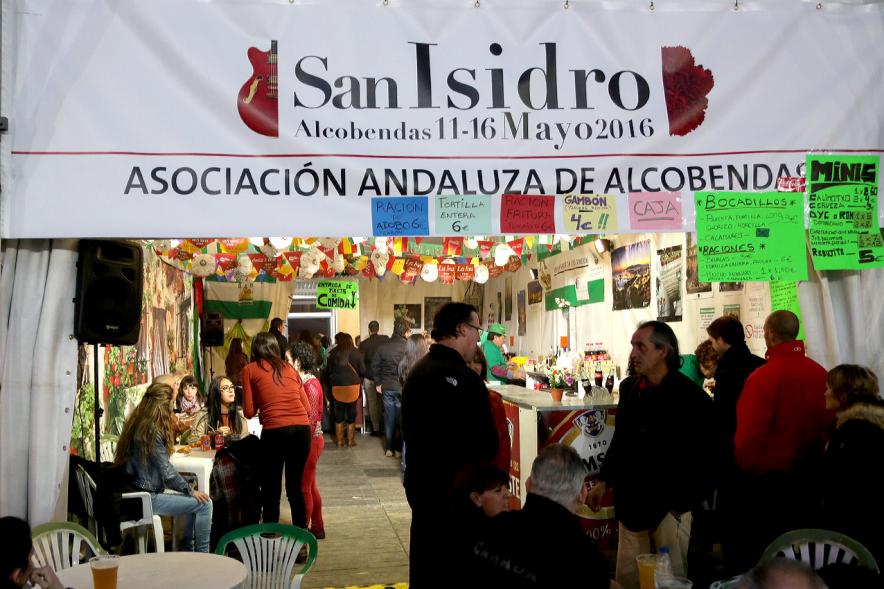 Vista de acceso a caseta de la asociación andaluza durante las fiestas de San Isidro 2016