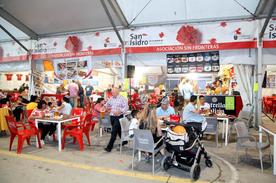 Caseta de la asociación Sin Fronteras durante las fiestas de San Isidro 2019