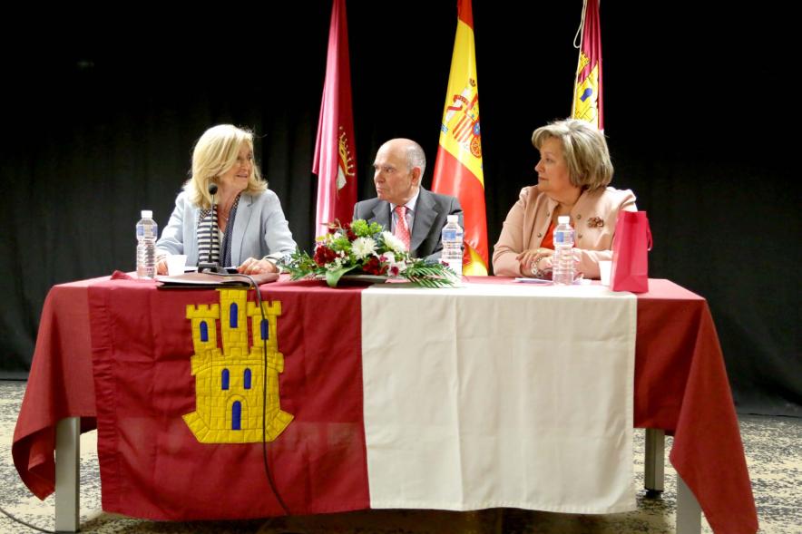 Presentación Semana Cultural Castilla La Mancha 2018 - Imagen de la mesa donde se encuentran las personalidades que van a presentar el acto.
