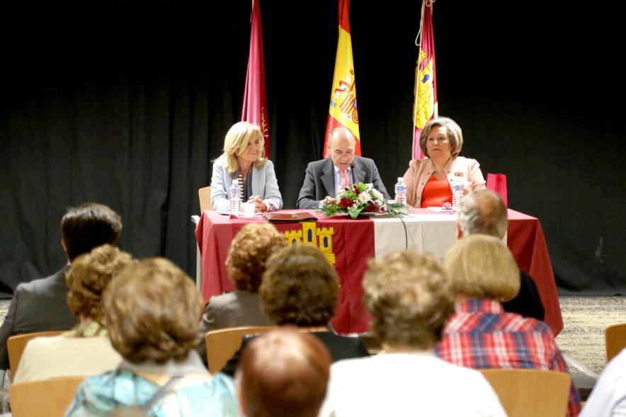 Presentación Semana Cultural Castilla La Mancha 2018 - Imagen de la mesa donde se encuentran las personalidades que van a presentar el acto.