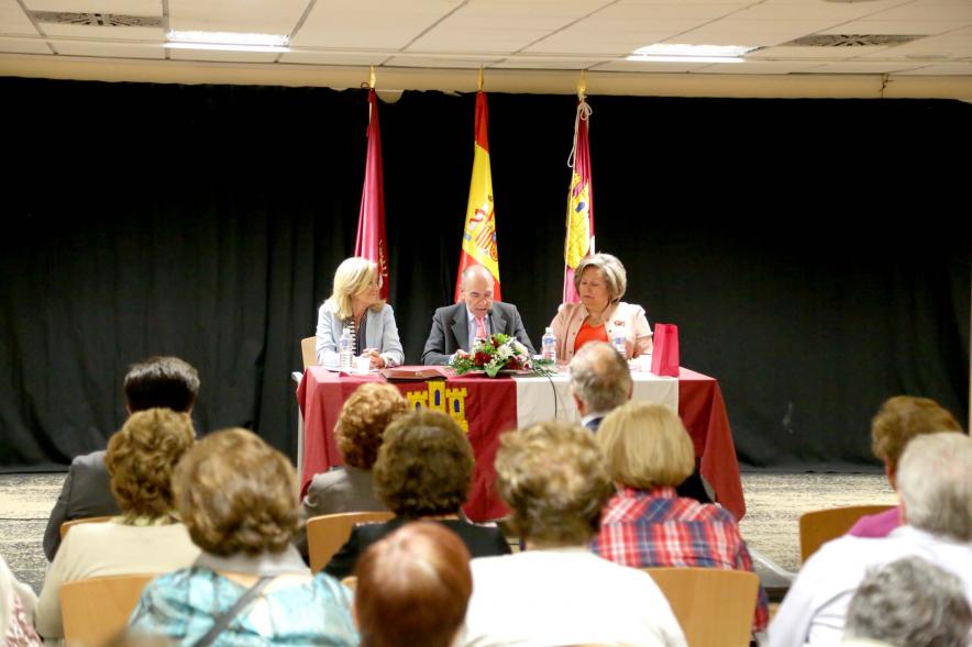 Presentación Semana Cultural Castilla La Mancha 2018 - Imagen de las personalidades que presentan el acto.