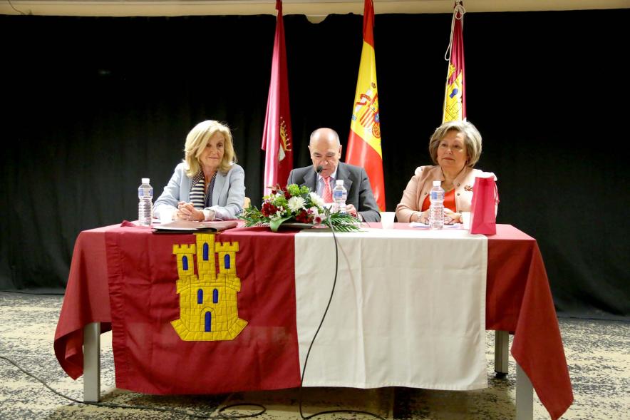 Presentación Semana Cultural Castilla La Mancha 2018 - Imagen de la mesa donde se encuentran las personalidades que van a presentar el acto.