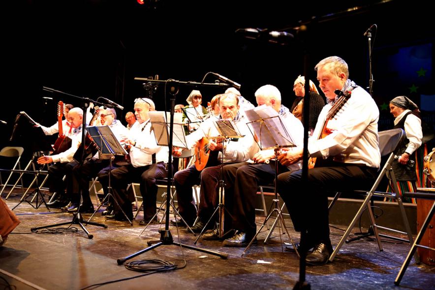 Vista general de grupo musical y coral participante. Certamen de Villancicos Castellano Manchegos – 2019