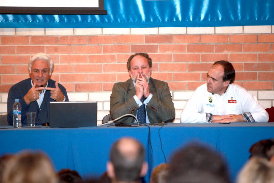 Charla del Dr. Roberto Canesa Superviviente del Accidente Aéreo en los Andes 