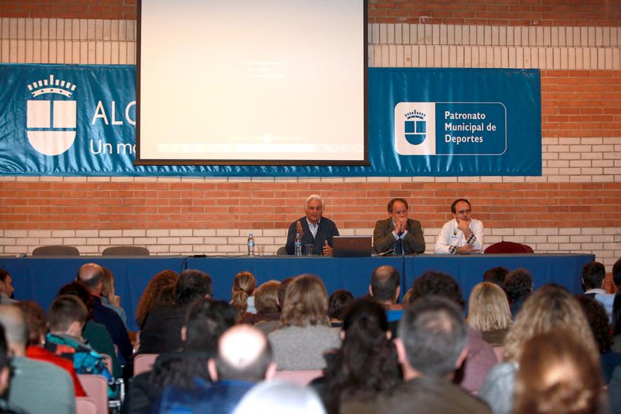 Charla del Dr. Roberto Canesa Superviviente del Accidente Aéreo en los Andes 