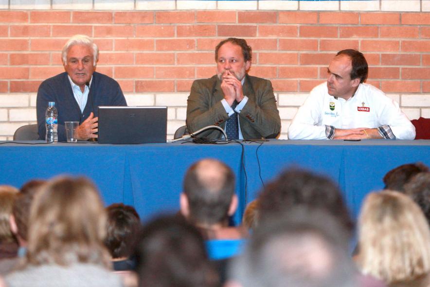 Charla del Dr. Roberto Canesa Superviviente del Accidente Aéreo en los Andes