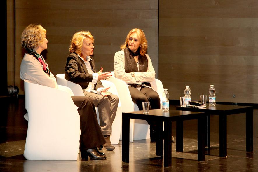Charla "Tienen Algo que Decirte" -  Primer plano de las ponentes.