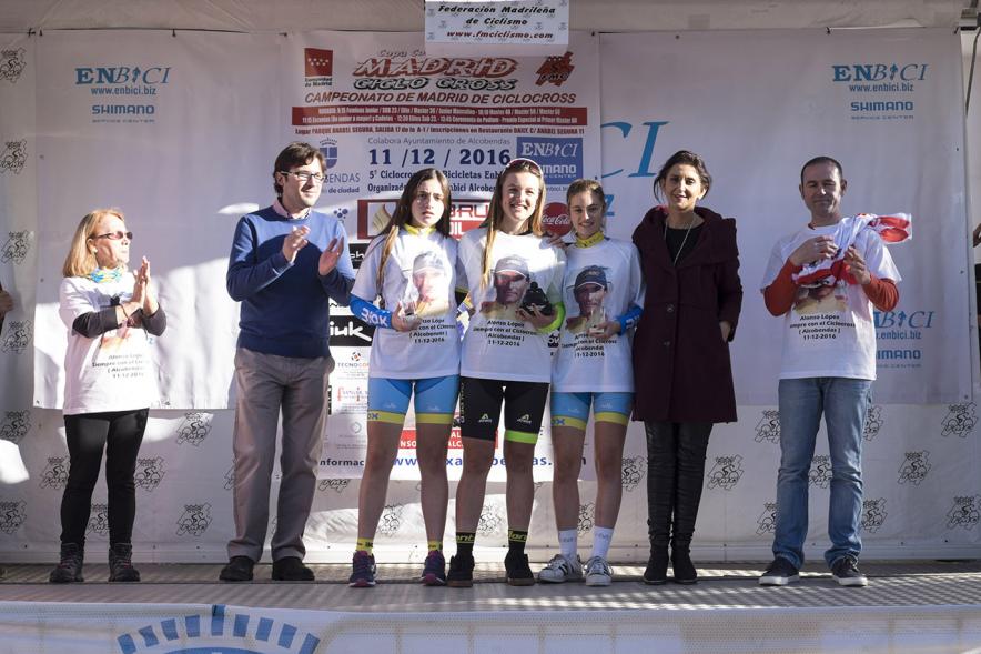 Campeonato de Madrid de Ciclocross - Imagen del pódium con las ganadoras femeninas.
