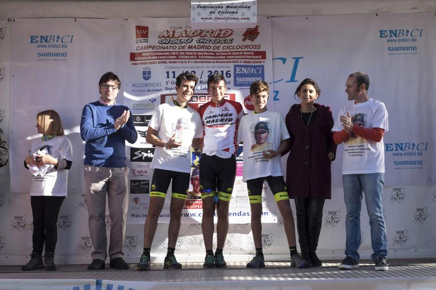 Campeonato de Madrid de Ciclocross - Imagen del pódium con los ganadores masculinos.
