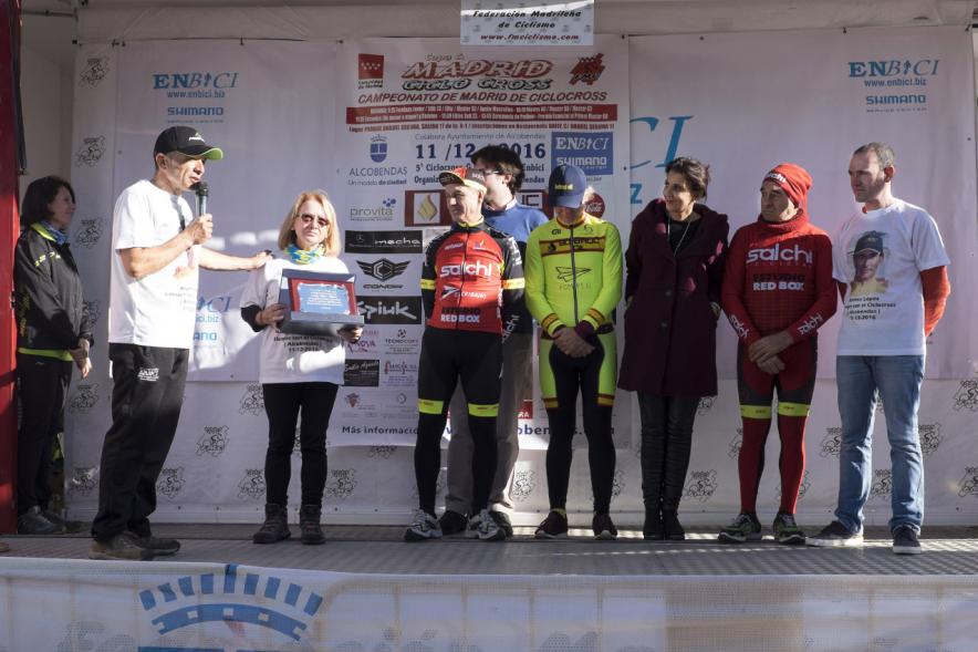 Campeonato de Madrid de Ciclocross - Imagen del pódium con los ganadores masculinos.