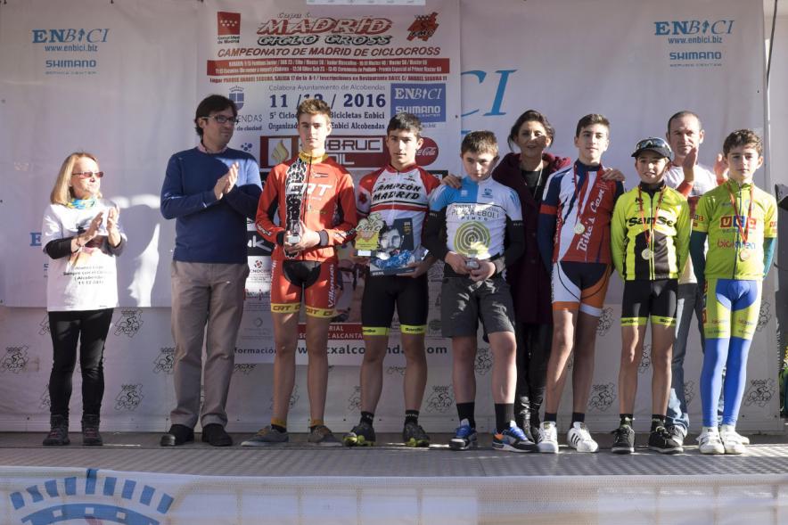 Campeonato de Madrid de Ciclocross - Imagen del pódium con los ganadores masculinos.