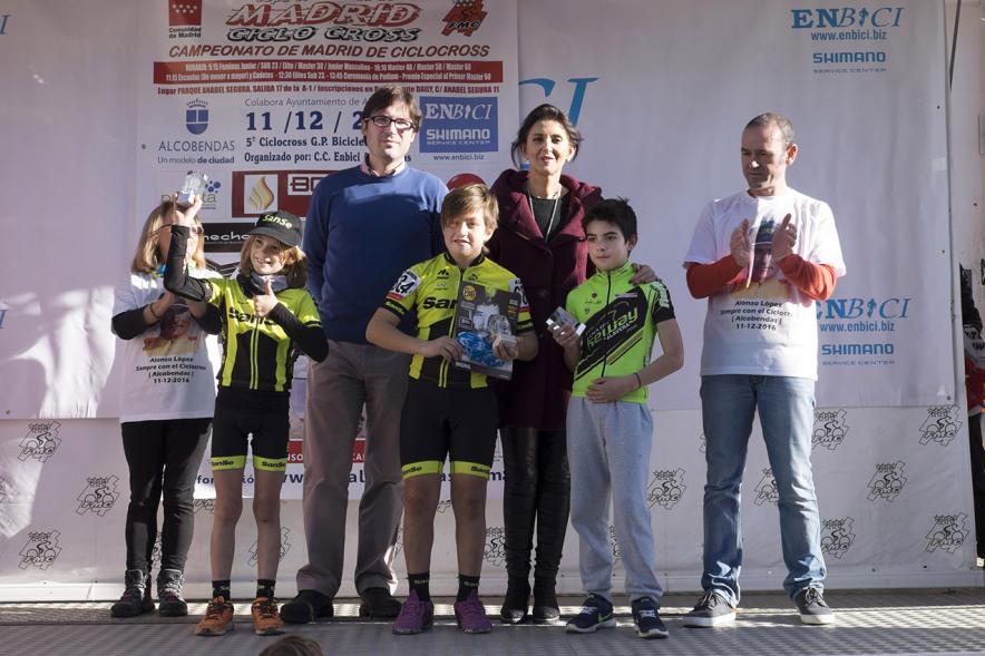 Campeonato de Madrid de Ciclocross -  Imagen del pódium con los ganadores masculinos.