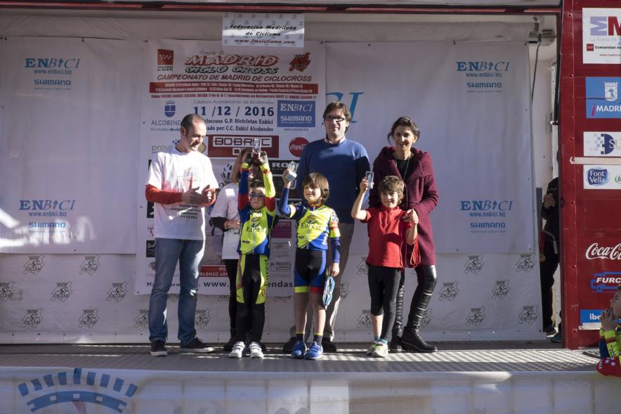Campeonato de Madrid de Ciclocross - Imagen del pódium con los ganadores masculinos.