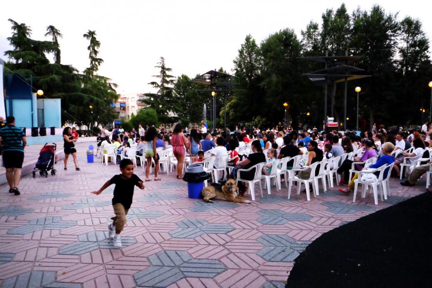 Cine de Verano en el Parque de la Comunidad de Madrid - Asistentes al cine.