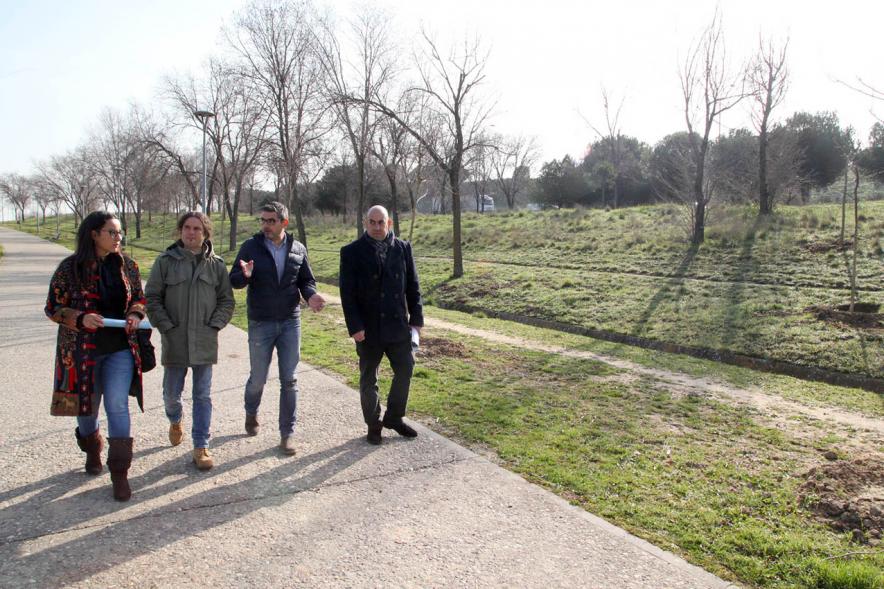 Delegación municipal durante la visita