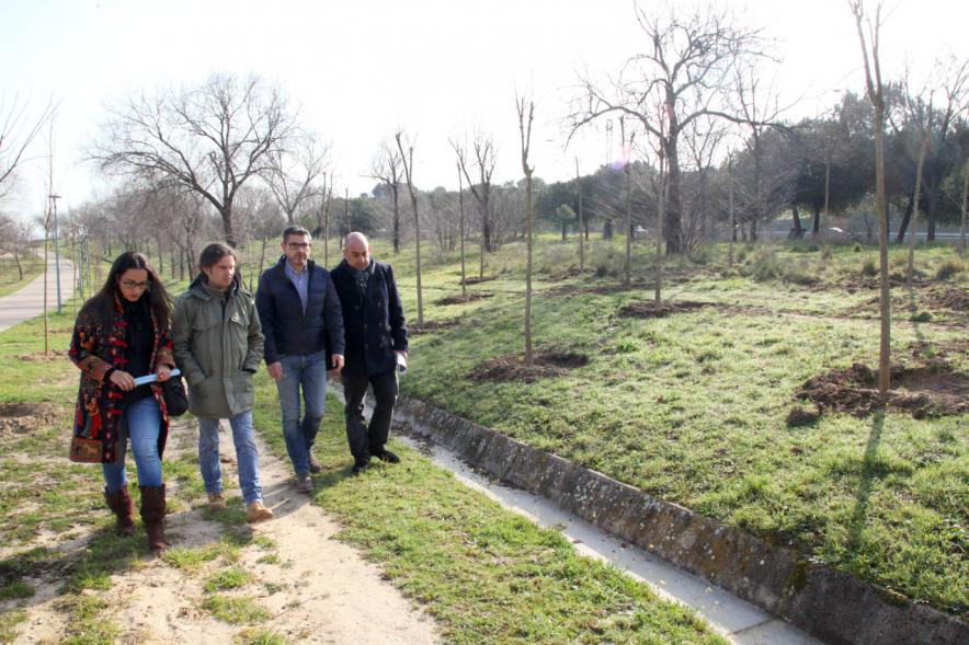Delegación municipal durante la visita