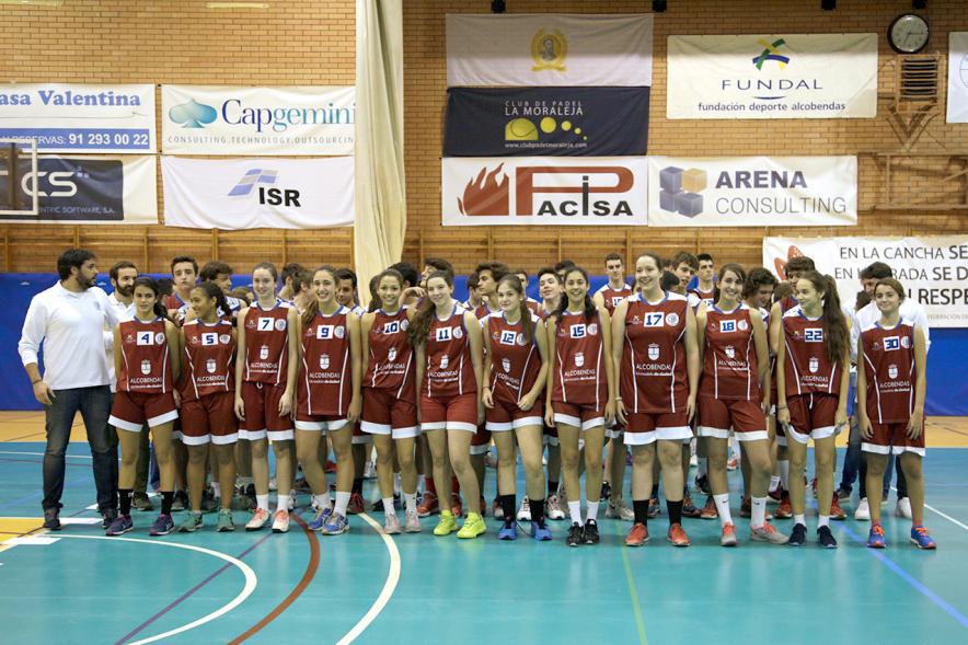 Equipo posando en pista