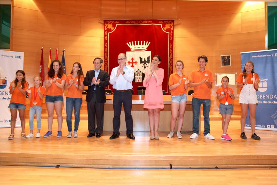 Recepción del Club de Esgrima Alcobendas - Aplauso general.